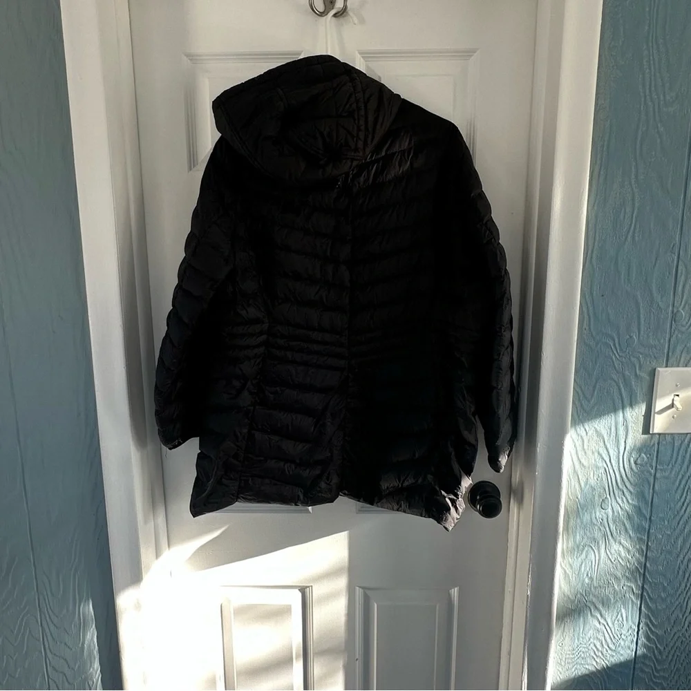 Lands end black lightweight puffer - Picture 4 of 4